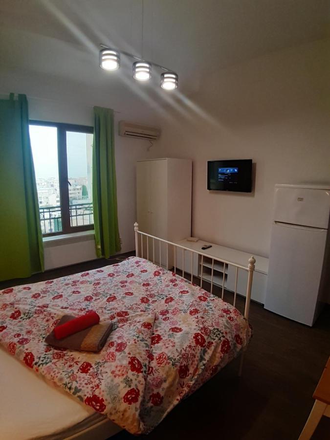 Romantic Calm Apartments Piata Universitate Βουκουρέστι Εξωτερικό φωτογραφία